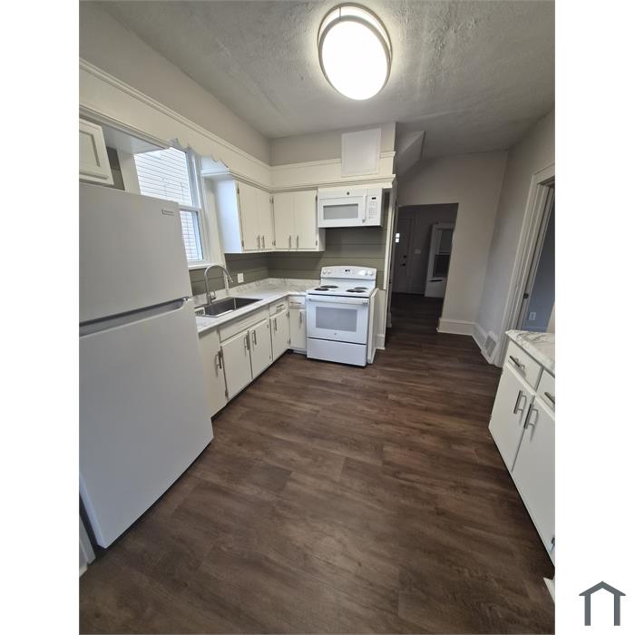 323 Bedford Ave NW