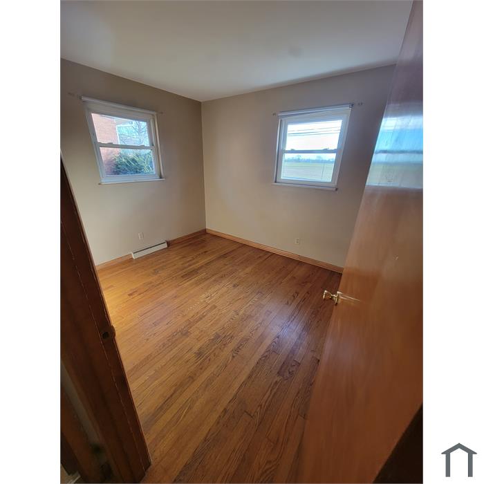 40 Britton Ln