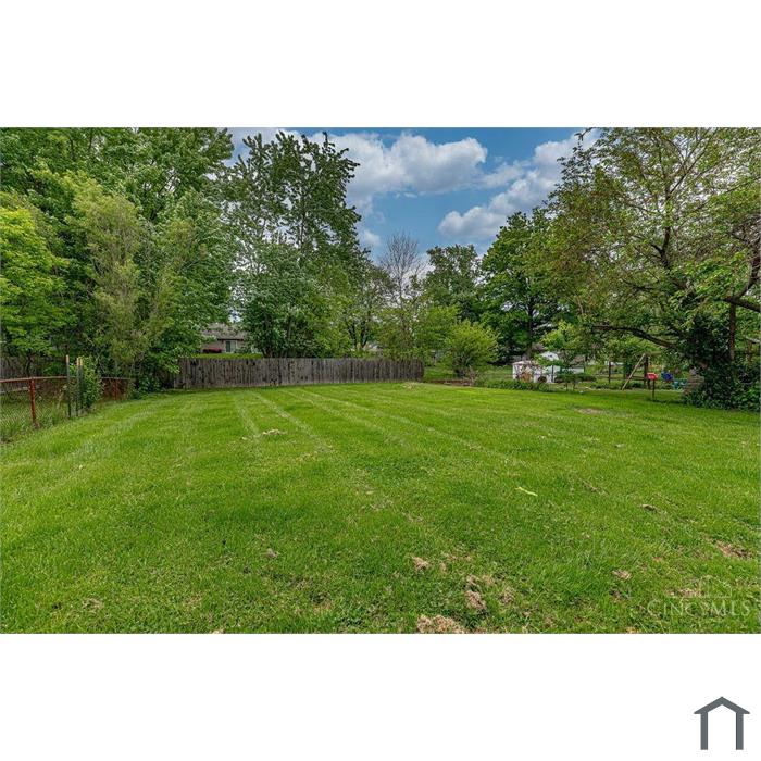 1050 Garnoa Dr