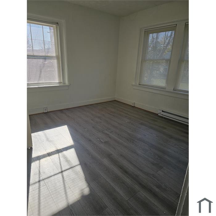 24 Arnold Pl