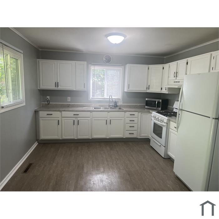 1580 Azalea Dr