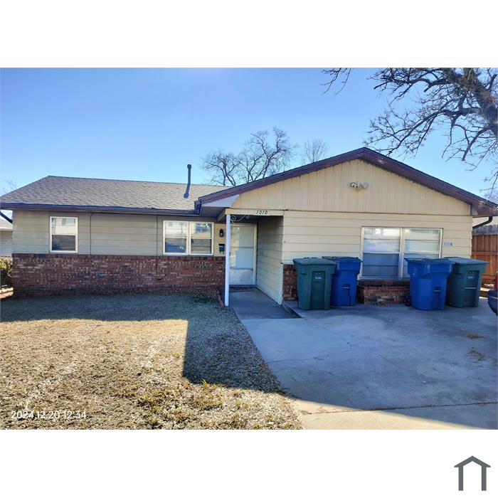 1010 E Main St