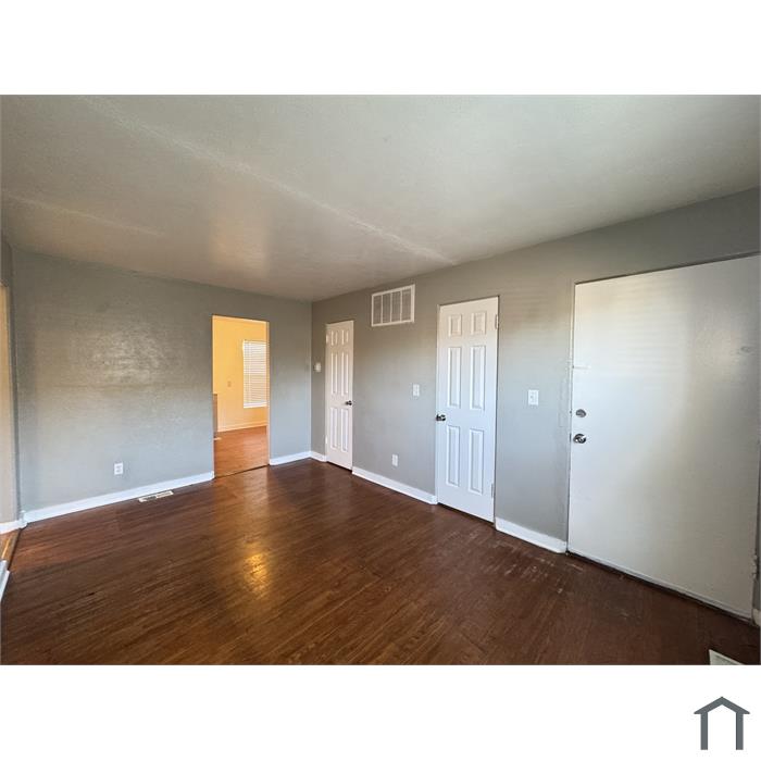 2030 NW 25th St