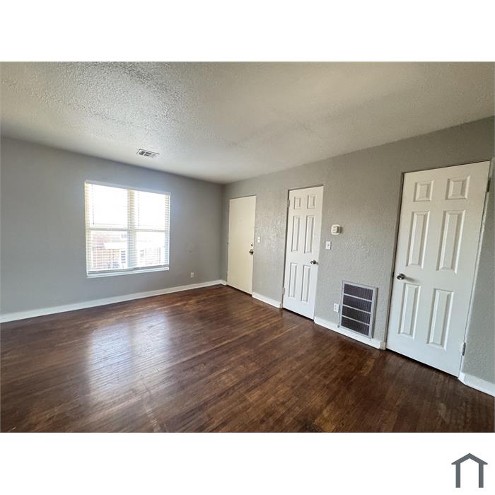 2030 NW 25th St