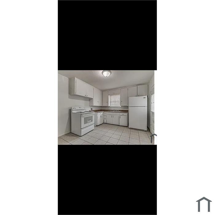 3221 NE 14th St