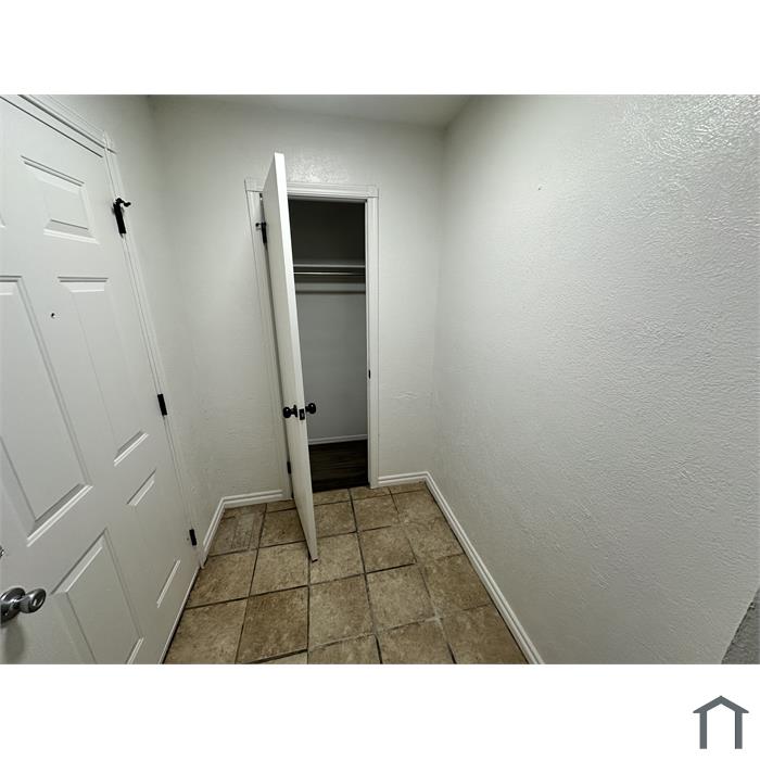 11204 Stratford Dr