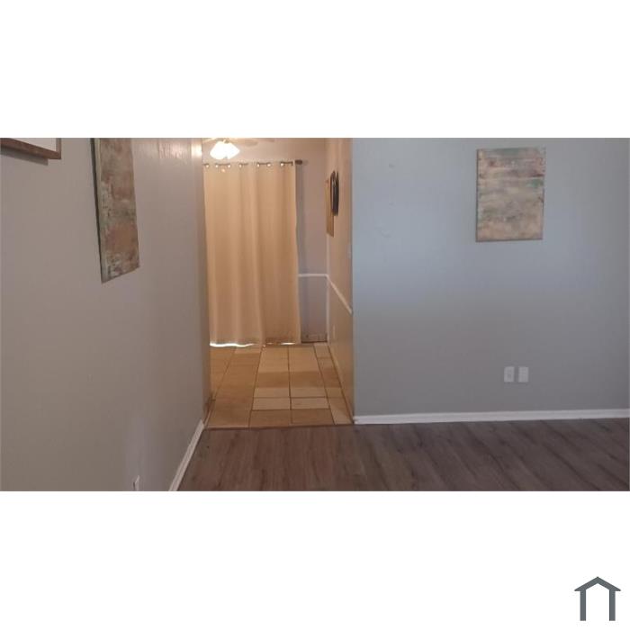 712 Lawton