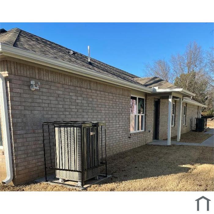 238 E Young Pl