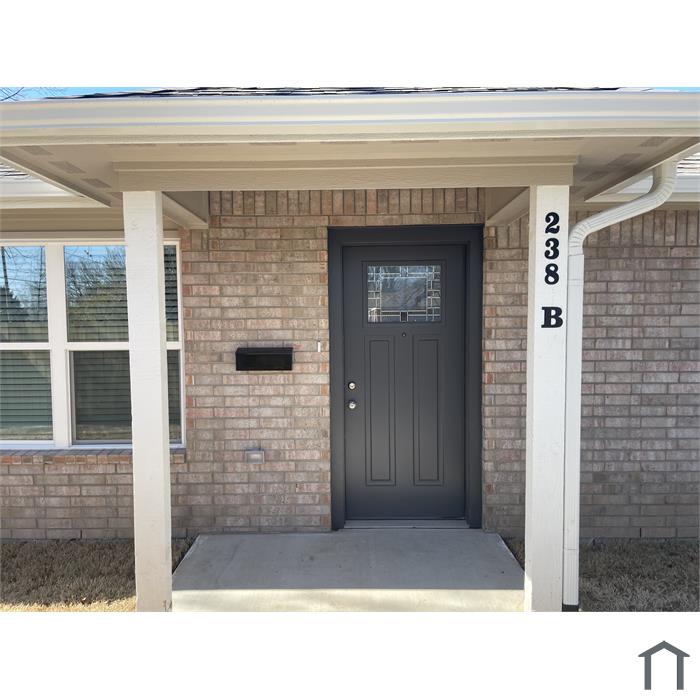 238 E Young Pl