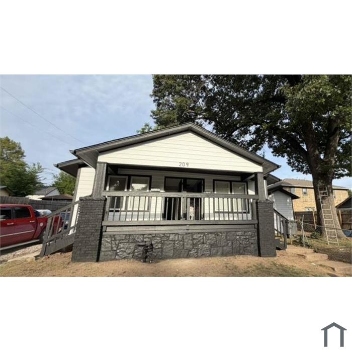 209 N Xenophon Ave