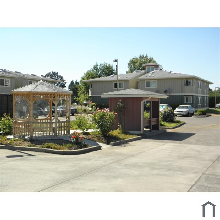 Village Manor Apartments 2411 S 2Nd St in Lebanon, OR