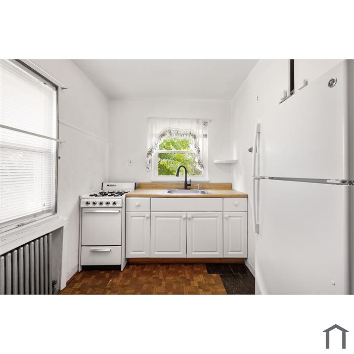 1504 Coraopolis Heights Rd