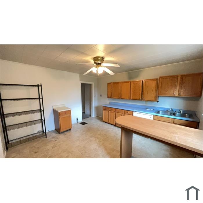 242 E 17th Ave