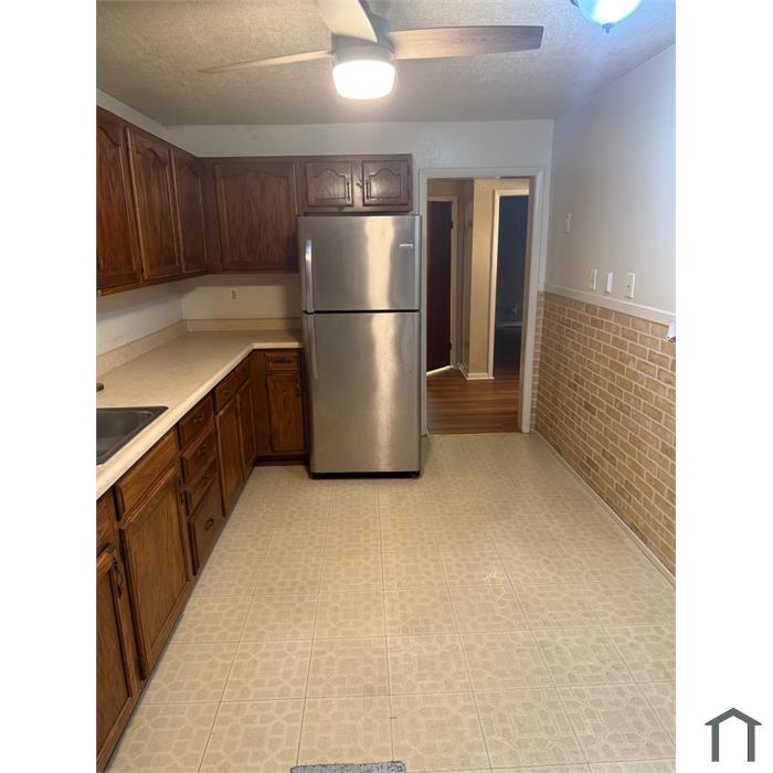 416 Middle Ave