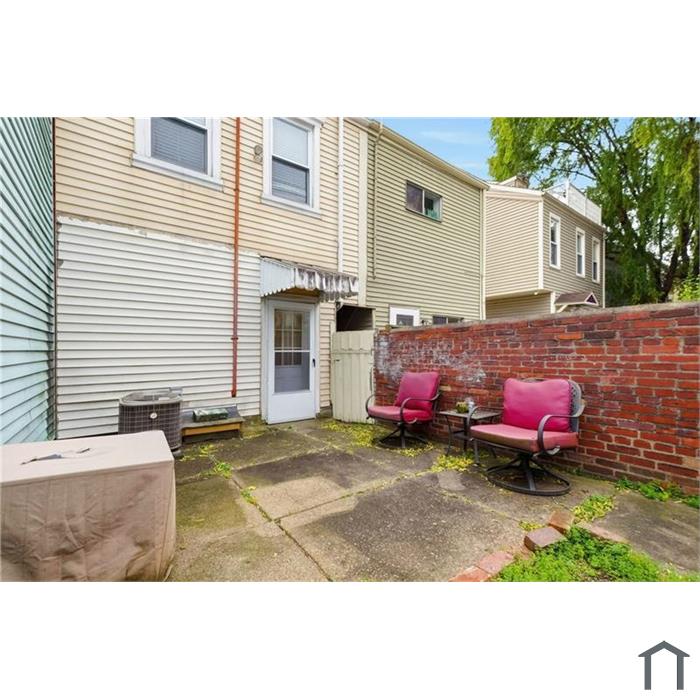 2325 Larkins Way