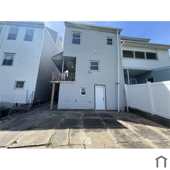 54 Mount Oliver St