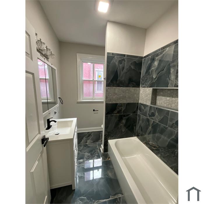1238 Liverpool St