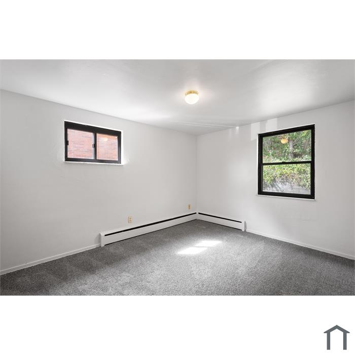 10609 Lindberg Ave