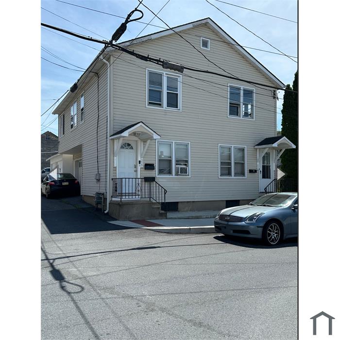 213 E Franklin St