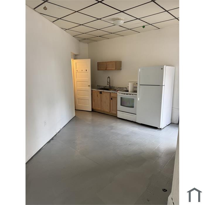 323 W Broad St