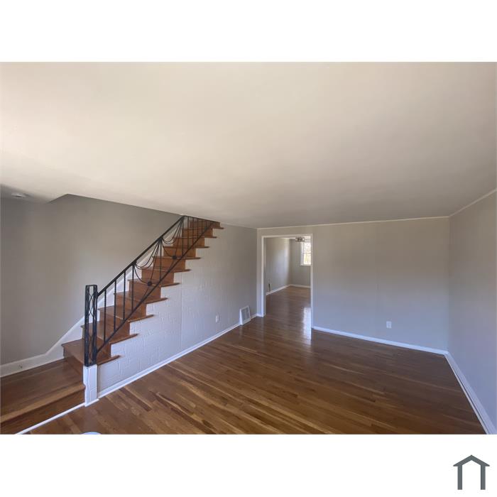 247 W 21st St