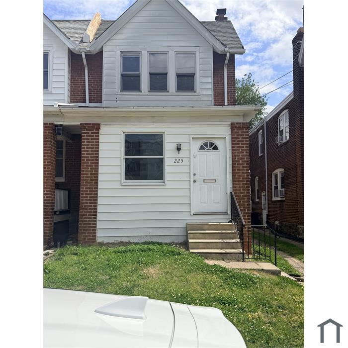 225 Wolfenden Ave