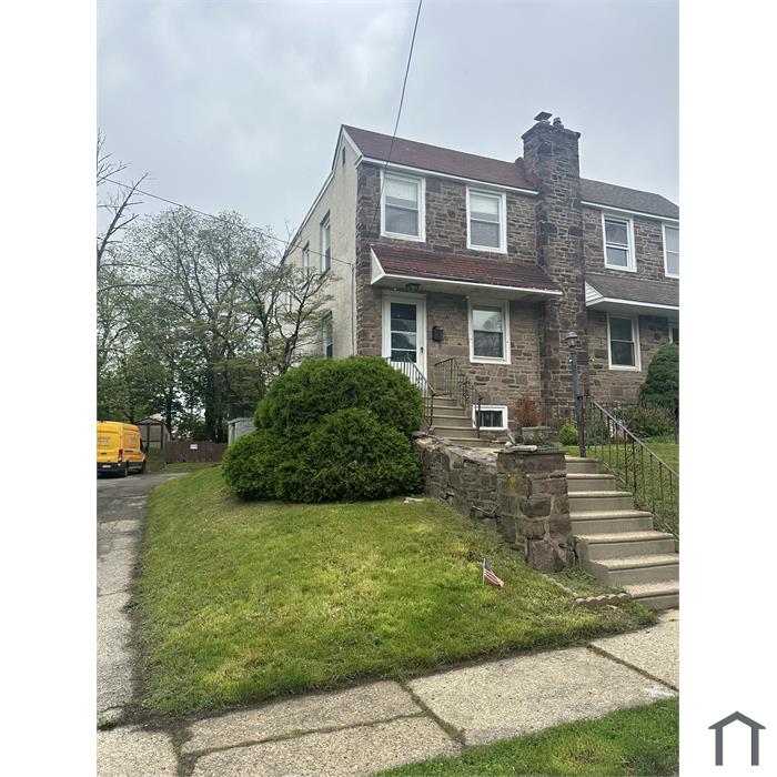 1135 E Pleasant Ave