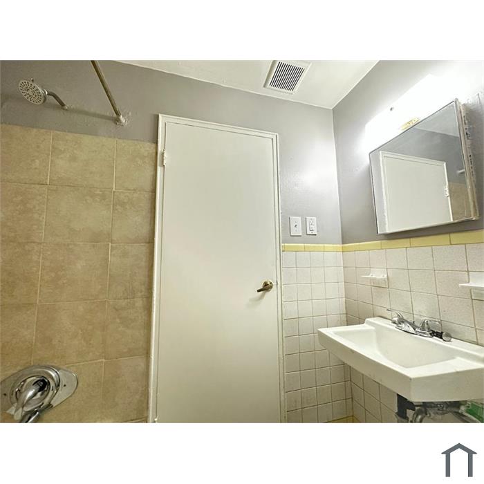 Studio Apartment 7131 Marshall Rd in Upper Darby, PA