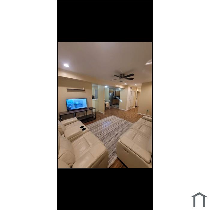 9457 Fairgreen Ln