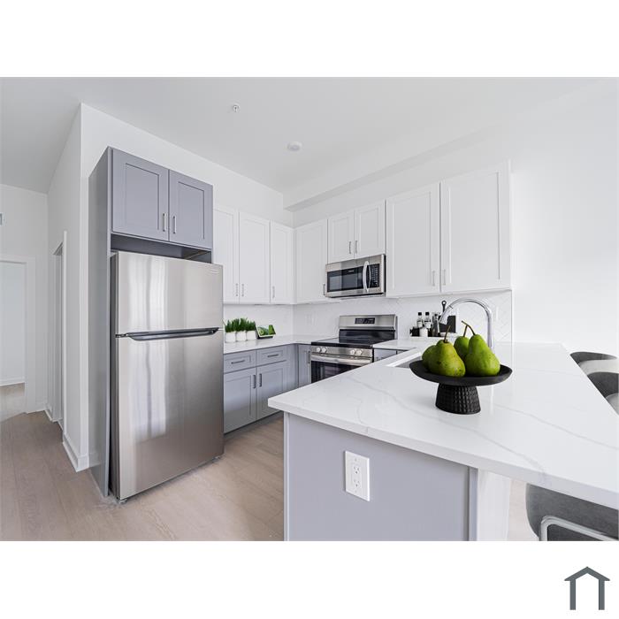 2403-2407 W Thompson St