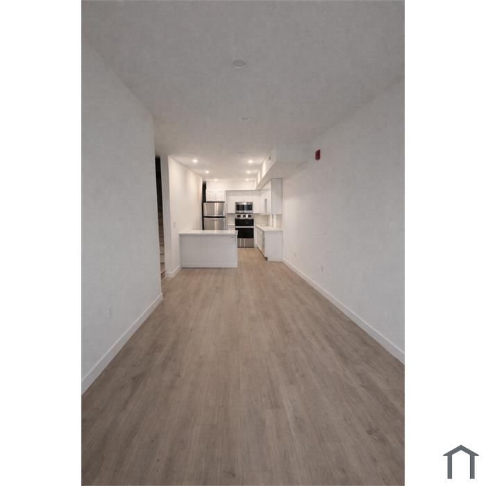 2032 E Lehigh Ave