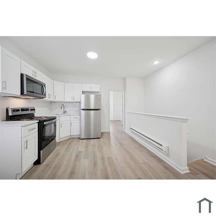 1225 W Silver St