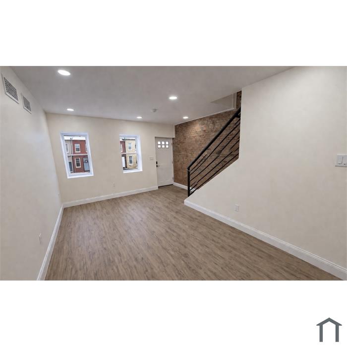 2762 Martha St