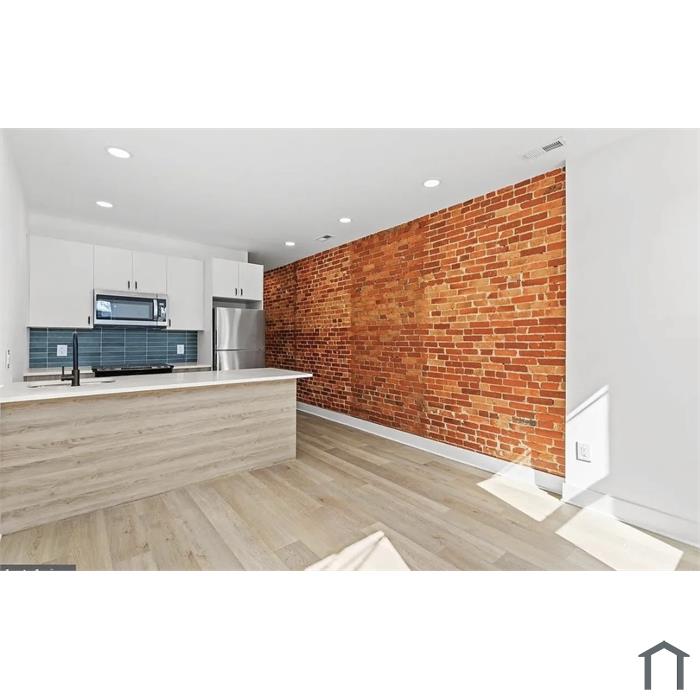 1330 Jerome St