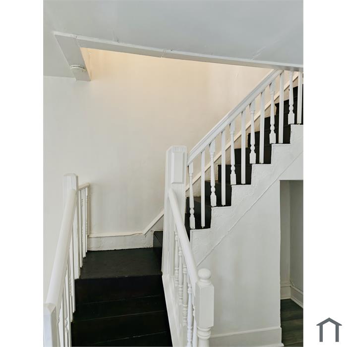 124 W Sylvania St