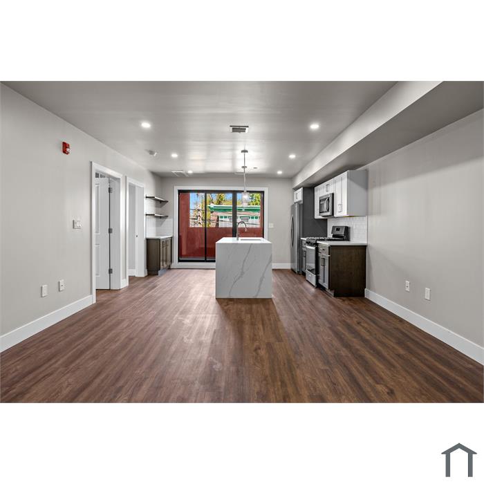 77 E Pastorius St