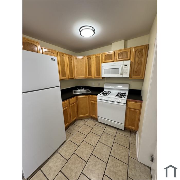 231 W Coulter St