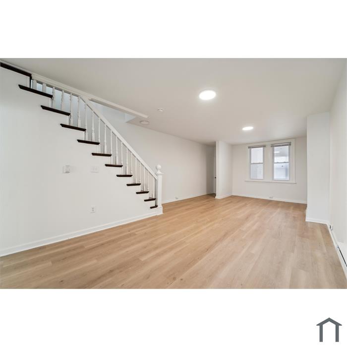 109 W Seymour St