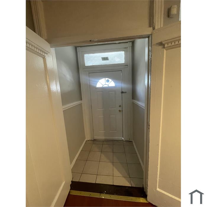131 W Hansberry St