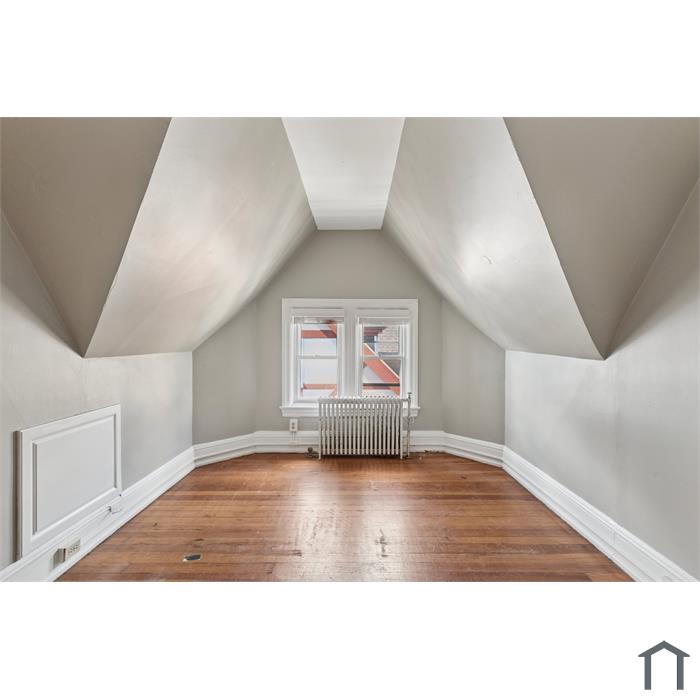 572 E Lincoln Hwy