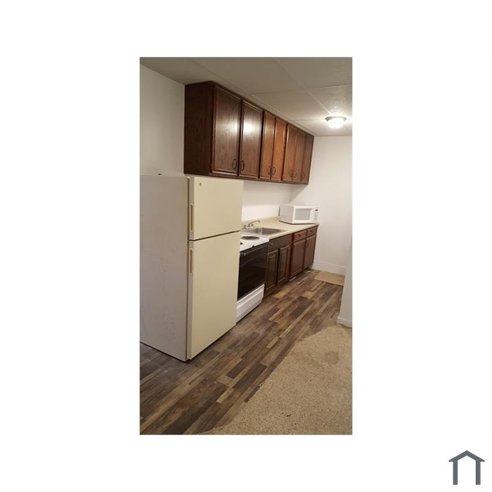 3 E 2nd St