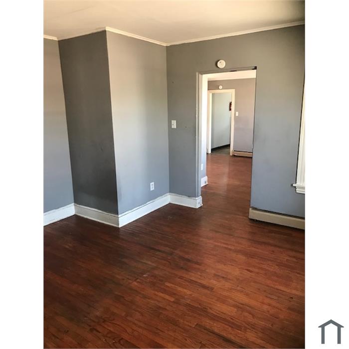 66 W 4th St