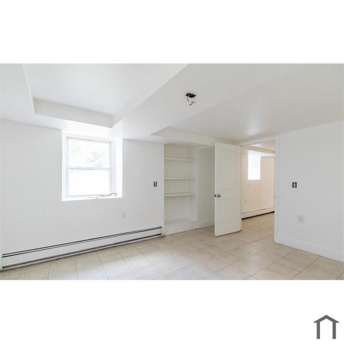 159 Main St