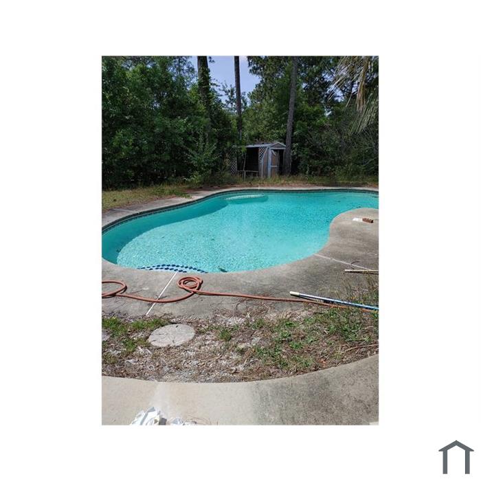 216 Castlewood Ln