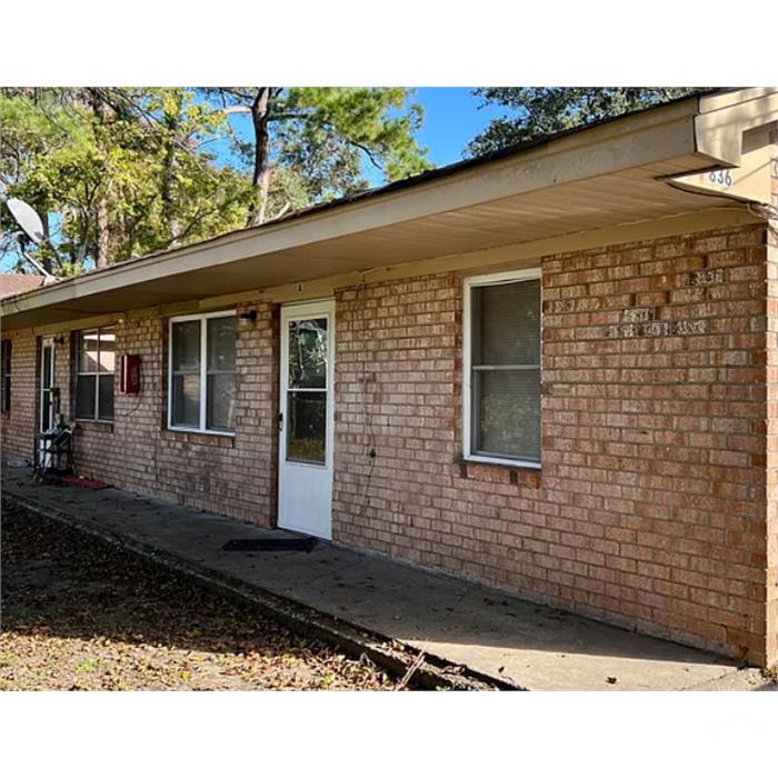 836 White Oak Dr
