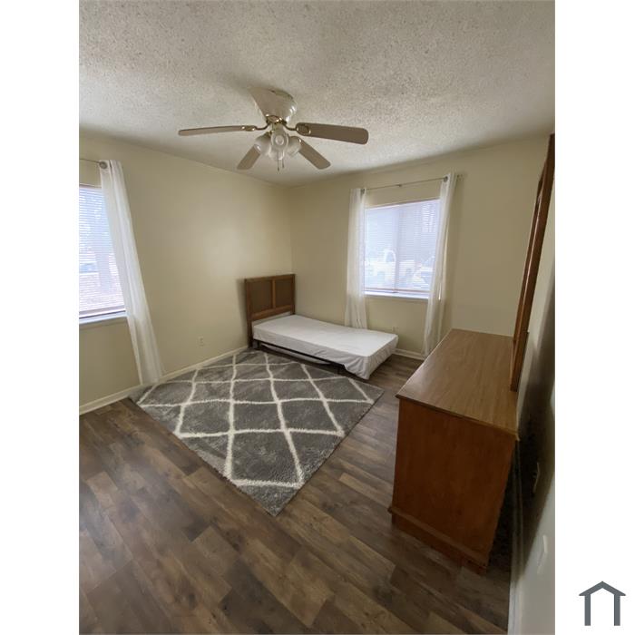 950 Forestbrook Rd
