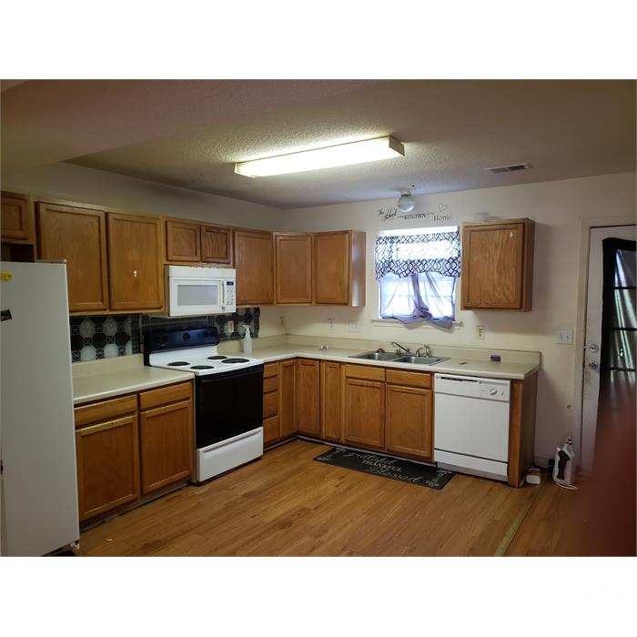 6 Buff St