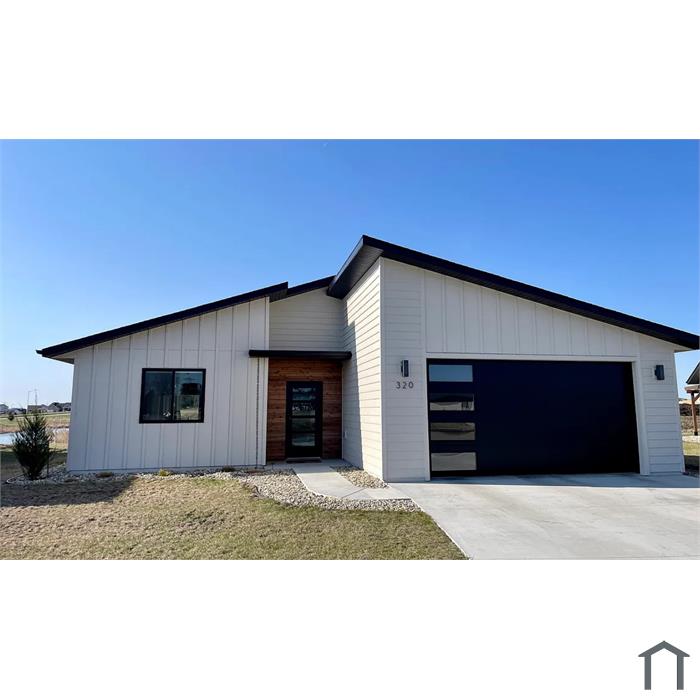 320 E Blue Bell Dr