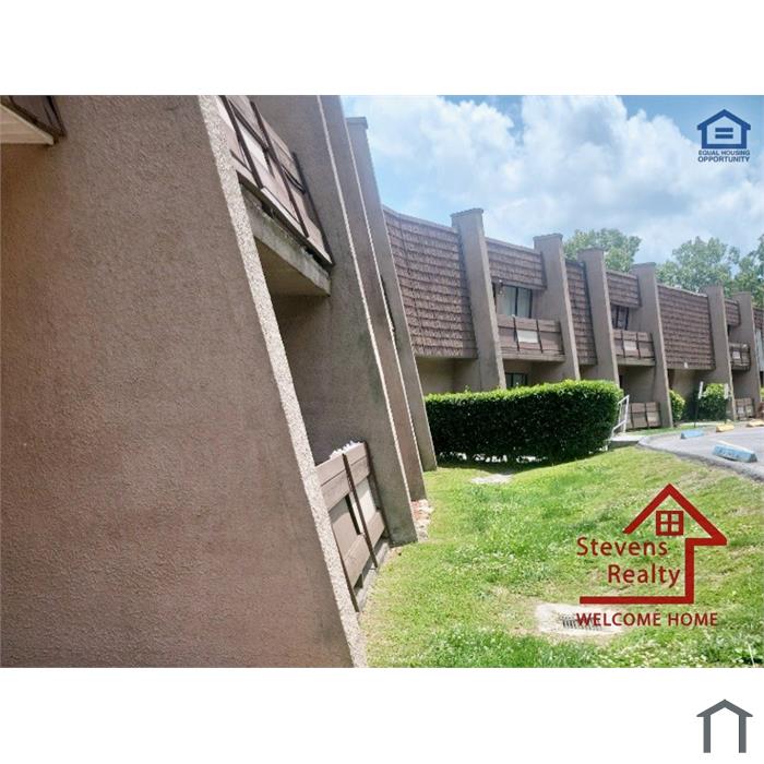 915 S Seminole Dr