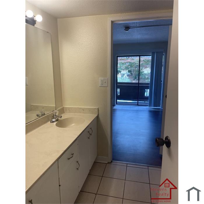 915 S Seminole Dr